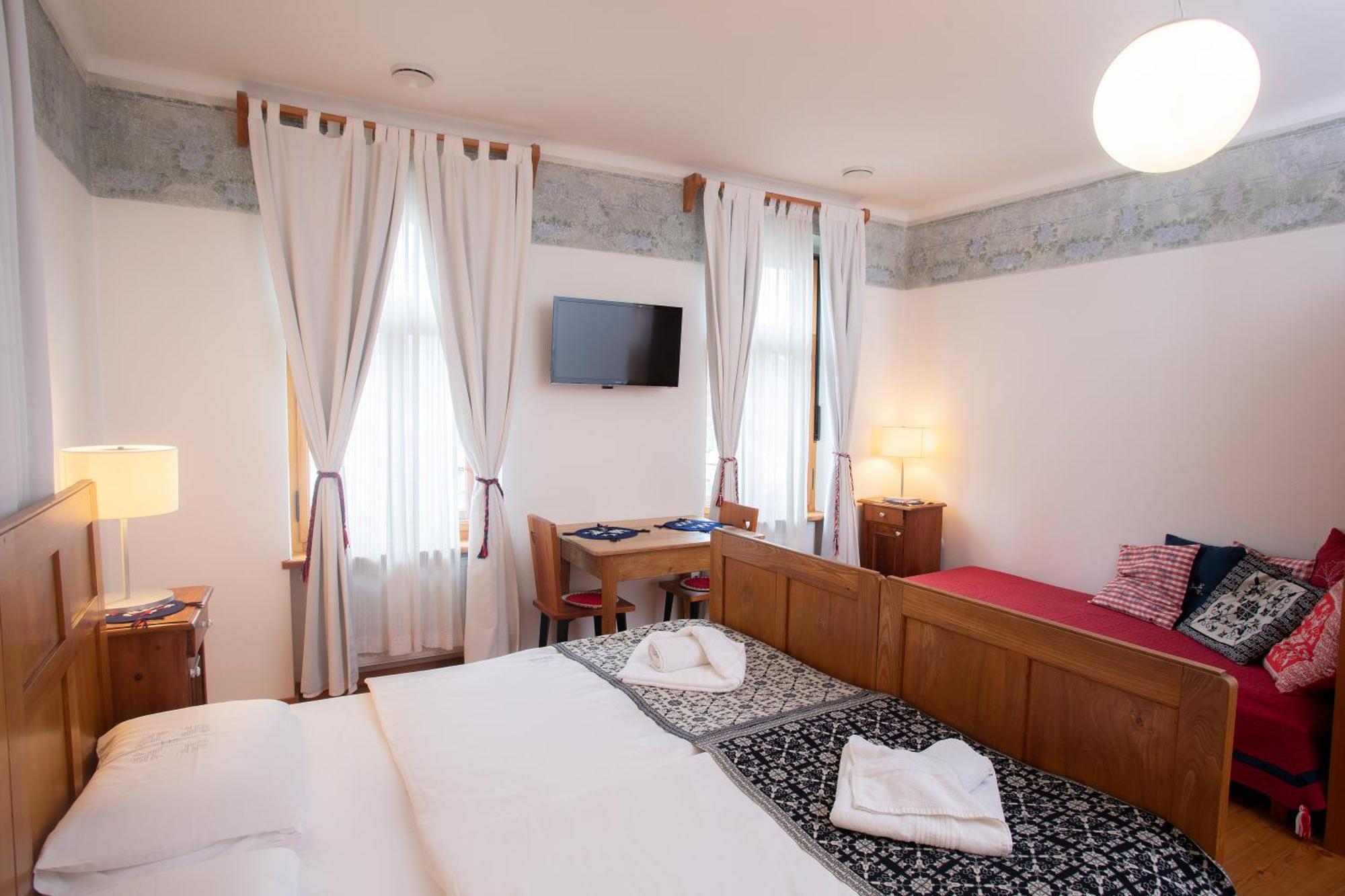 Pr'Gavedarjo Eco Heritage B&B Kranjska Gora Kamer foto