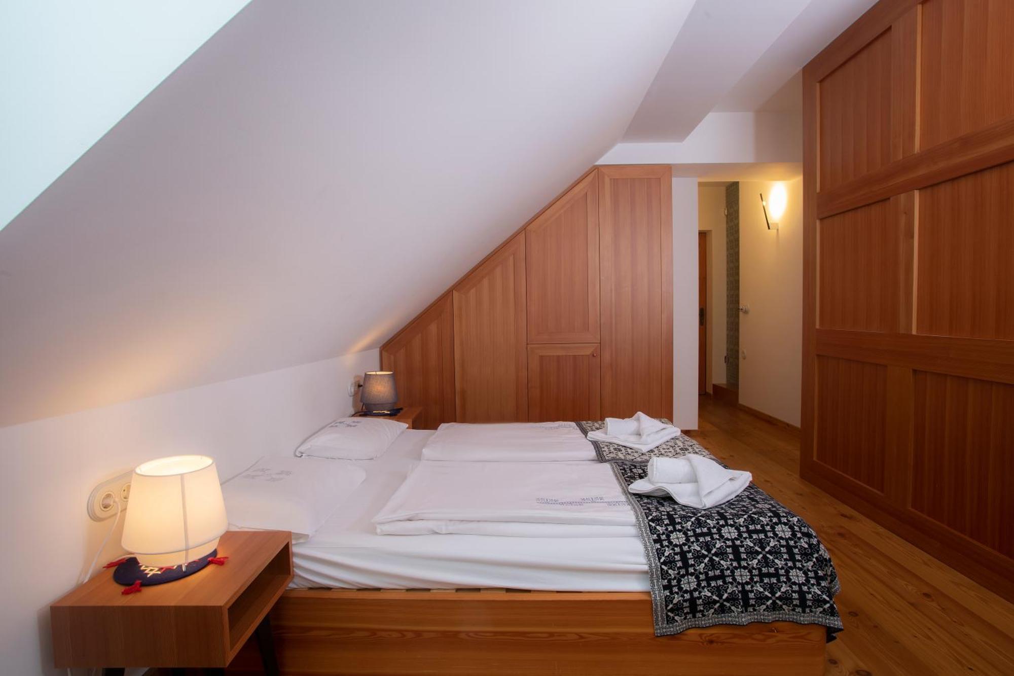 Pr'Gavedarjo Eco Heritage B&B Kranjska Gora Kamer foto