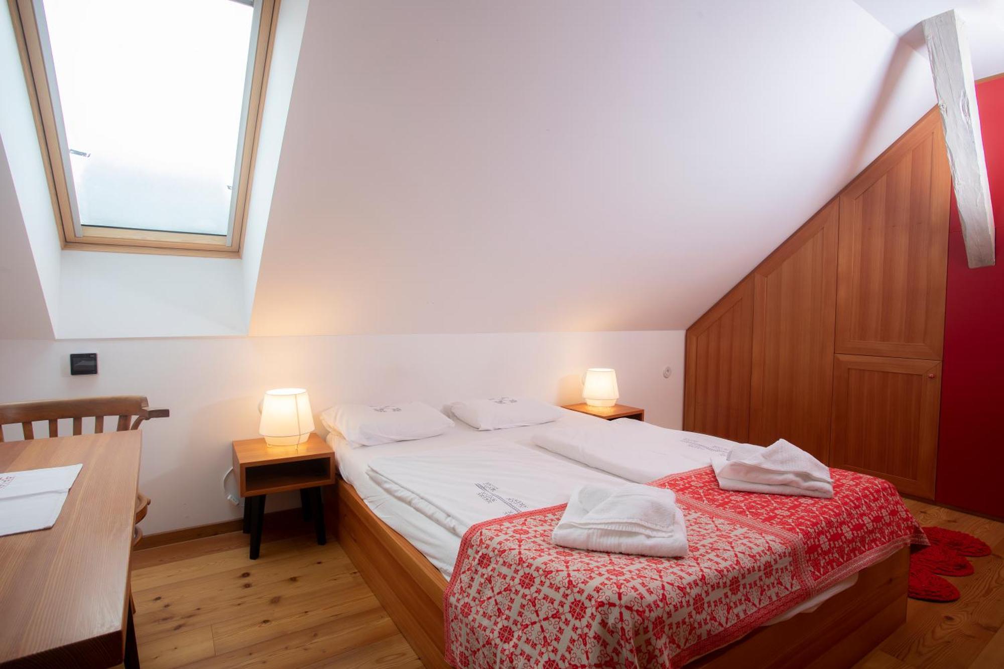 Pr'Gavedarjo Eco Heritage B&B Kranjska Gora Kamer foto