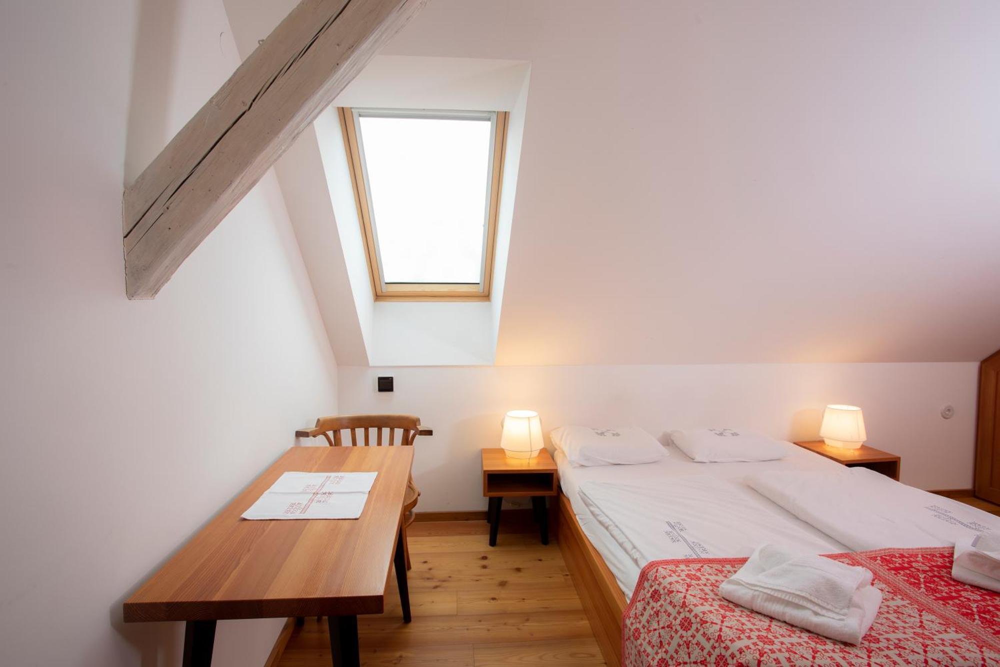 Pr'Gavedarjo Eco Heritage B&B Kranjska Gora Kamer foto